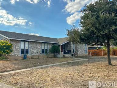 Main picture of 81 Family Cir