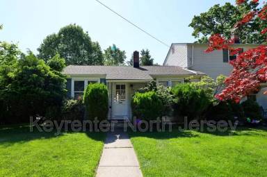 Main picture of 14 Degraw Ave