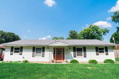 Main picture of 2856 Belmont St