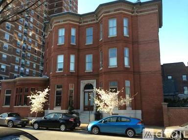 Main picture of 106 E Chase St