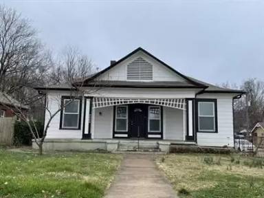 Main picture of 2606 E 7th St