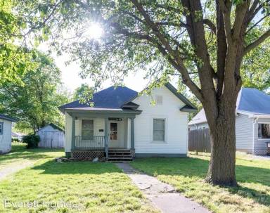 Main picture of 1121 N Prospect Ave