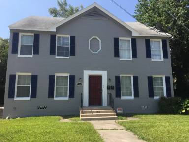 Main picture of 2906 Palm St