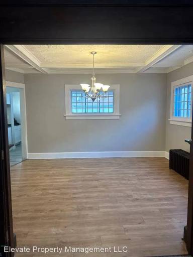 Main picture of 138 S Jackson St