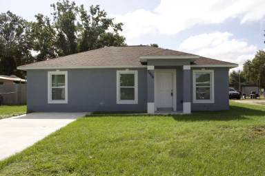 Main picture of 7909 Endive Ave