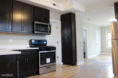 Main picture of 2531 W Lyndale St