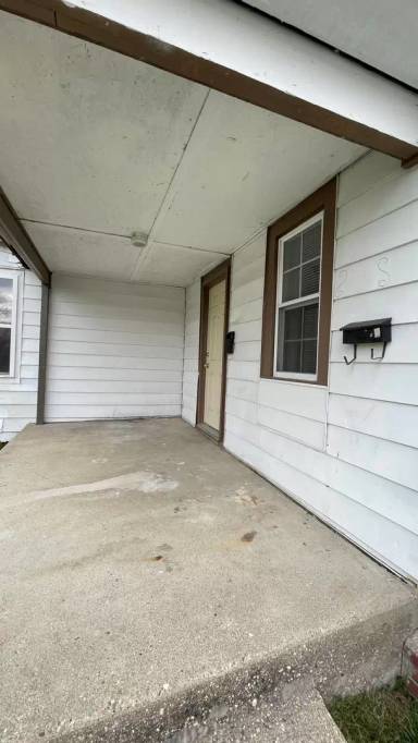 Main picture of 111 E Front St