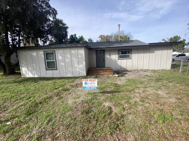 Main picture of 1082 NW 7th Blvd