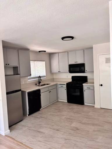 Main picture of 38431 5th St E