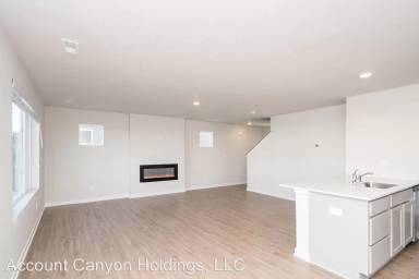 Main picture of 4410 NE 14th St