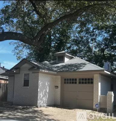 Main picture of 1325 Pecan Sq