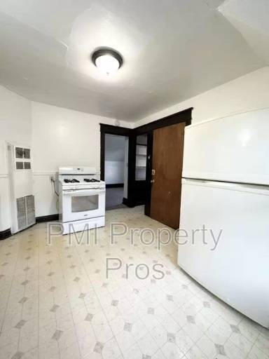 Main picture of 2222A W Finn Pl