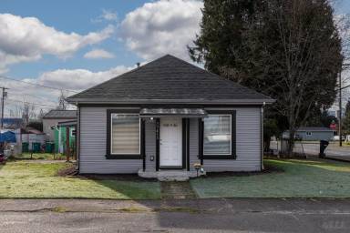 Main picture of 33450 Southwest Hall Street - 1
