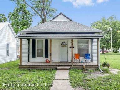 Main picture of 120 W 2nd St