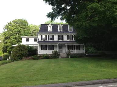 Main picture of 1 Pomfret Rd