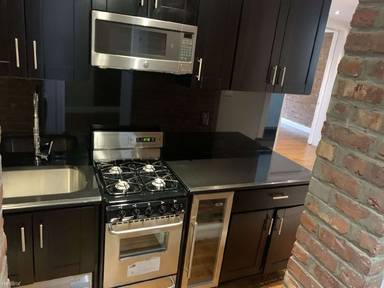 Main picture of 334 E 100th St