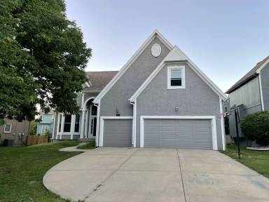 Main picture of 8116 W 130th St