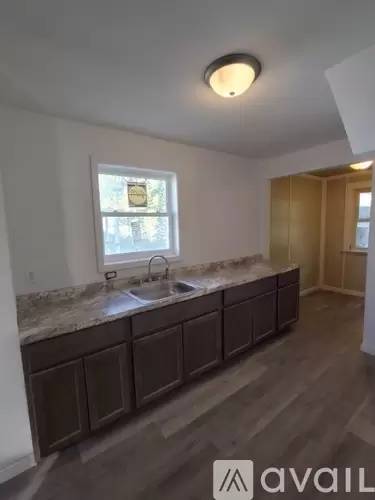 Main picture of 1627 Woodbine Ave SE