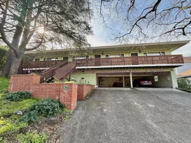 Main picture of 839 Reichert Ave