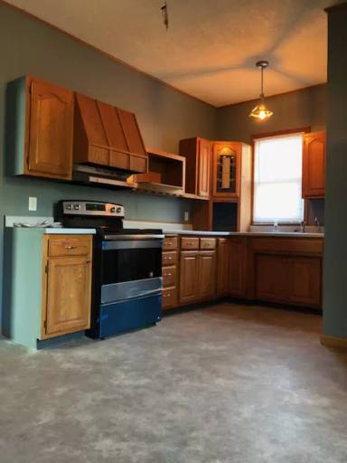Main picture of 810 Sumner St