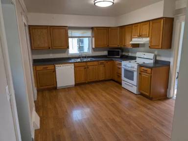 Main picture of 602 8th Ave W