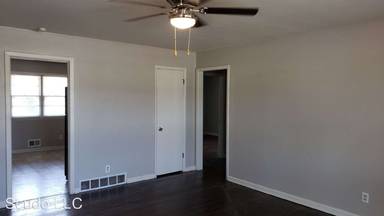 Main picture of 10601 E 78th Ter