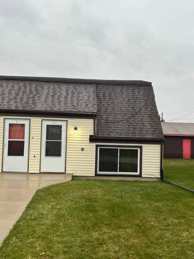 Main picture of 555 Sandra Ln