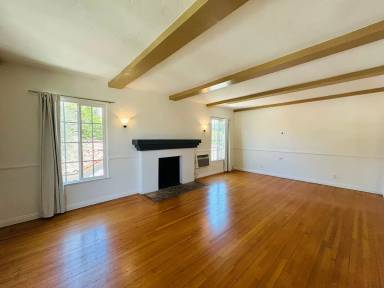 Main picture of 340 N Harper Ave
