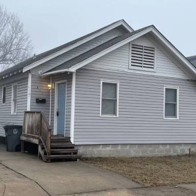 Main picture of 411 S Victor Ave
