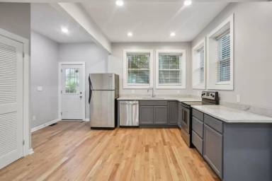 Main picture of 559 Parkway Dr NE