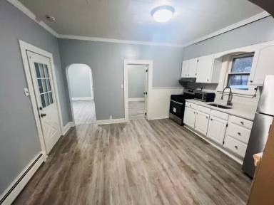 Main picture of 10 Hunt Pl