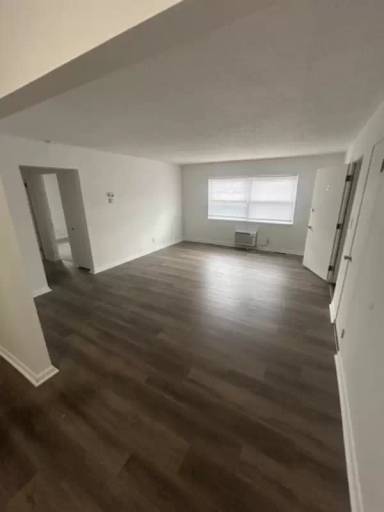 Main picture of 33050 Aurora Rd