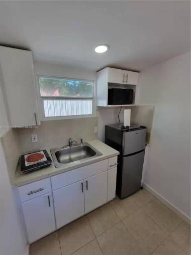 Main picture of 2941 SW 36th Ave