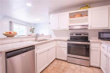 Main picture of 828 Stacie St