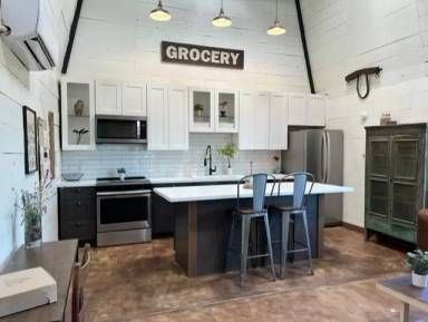 Main picture of 7778 E Realty Rd