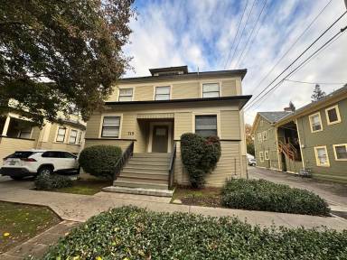 Main picture of 715 18th St