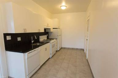 Main picture of 1101-13 E Hyde Park Blvd