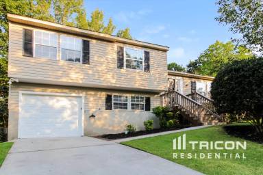 Main picture of 64 Sweet Thorne Cir