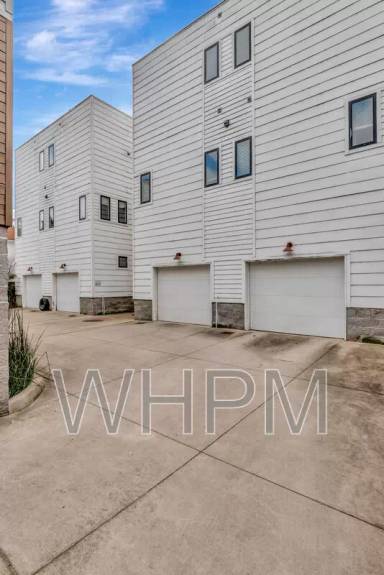 Main picture of 1058 2nd Ave S