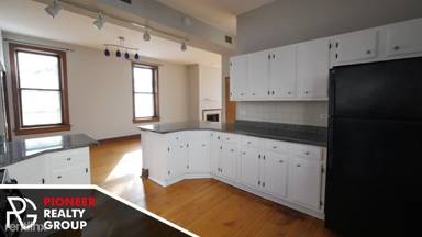 Main picture of 2835 N Ashland Ave