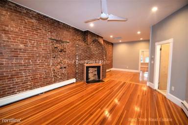 Main picture of 1736 Beacon St