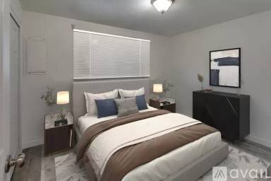 Main picture of 350 W Clackamas Blvd