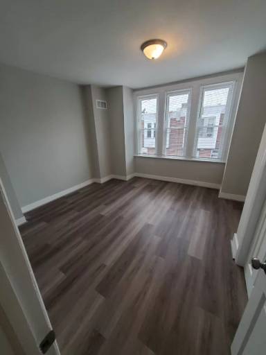 Main picture of 2063 E Victoria St