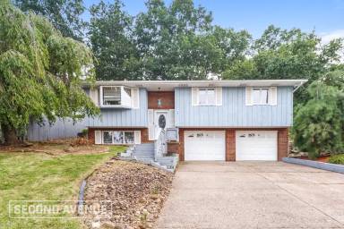 Main picture of 229 Columbia Dr