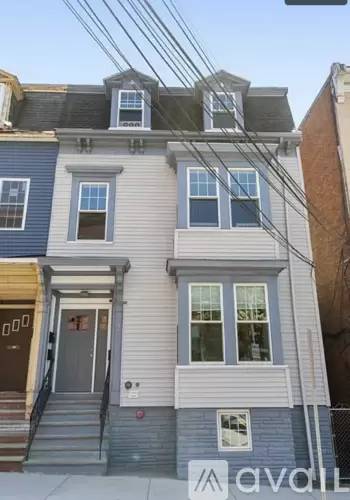Main picture of 3 Monmouth St
