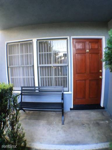 Main picture of 5848 Woodman Ave