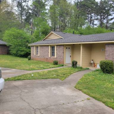 Main picture of 1619 Riverside Trl NE