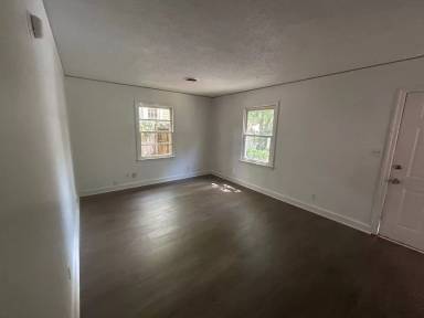 Main picture of 823 S Kilbourne Rd
