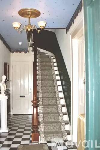 Main picture of 1316 E 10th St