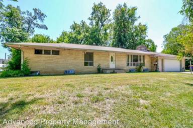 Main picture of 1801 Elaine Dr